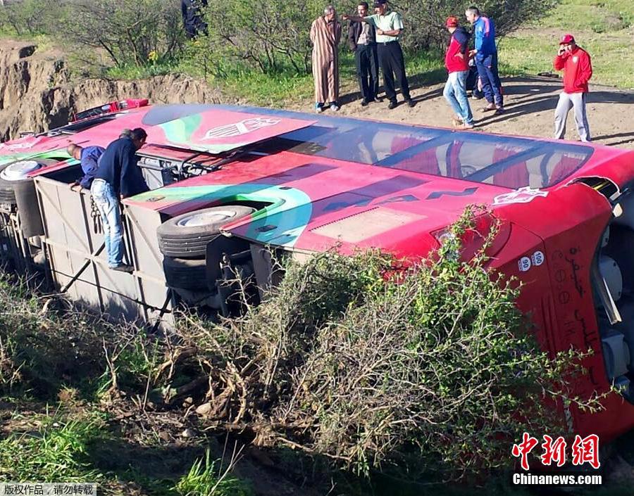 罗奇代尔发生车祸，6岁女孩被路虎揽胜撞到，在医院死亡
